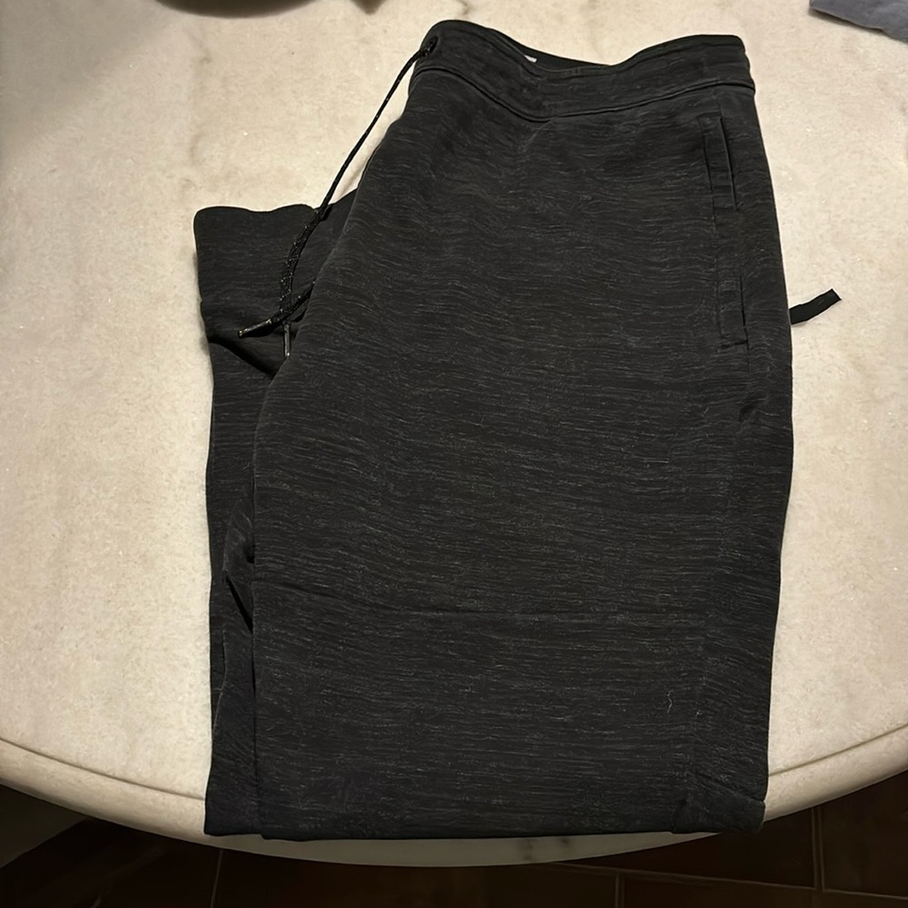 American Eagle Men’s Joggers